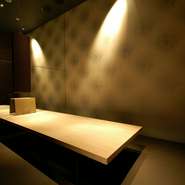 掘りごたつの個室も御座います。