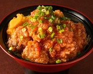 中華の定番、あのチリソースがから揚げに絡まって登場!美味しいに決まってる。 