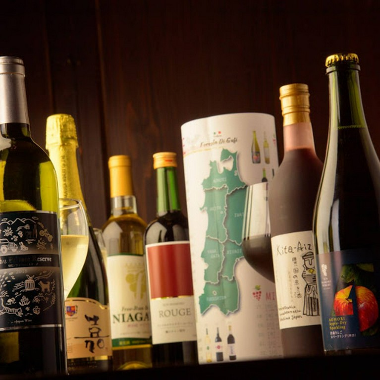 店の料理にしっくり馴染むワインをオーナーシェフがセレクト
