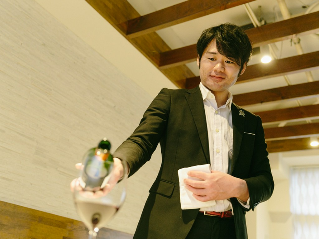 サービスマンとして、ゲストの食事をスムーズに進行