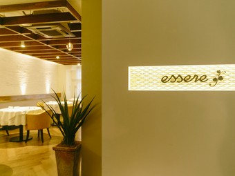 大人が落ち着いて過ごせる空間で、ゆったりと食事を満喫