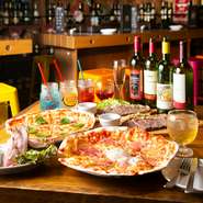 女性好みのメニューやお酒が種類豊富に揃います。時間を気にせず食事やおしゃべりを楽しみたいときは、事前のクーポン提示で飲み放題を2時間⇒3時間に延長が可能。駅チカで利用しやすいのもうれしいポイント。