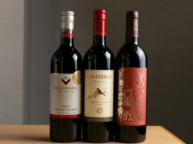 赤・白のおすすめワインは季節ごとに入れ替え