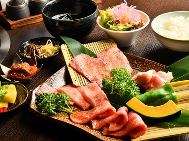 「宮崎牛」の最高級ランク、A5の肉を中心に使用