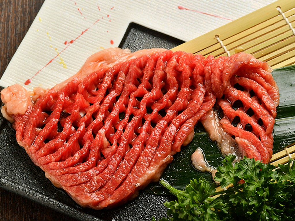 噛むほどに、濃厚な旨味が溢れ出す『匠カットカルビ』