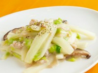 店自慢の鶏スープの風味が優しく奥深い『白菜クリーム煮』