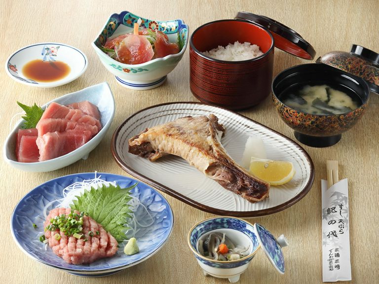 ボリュームたっぷり！　まぐろ尽くしの『三崎のまぐろ海席』