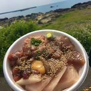 当店一番人気のとろとろ丼をお持ち帰り！
2100円