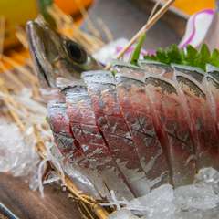 包丁さばきの技が光る『出水産黄金アジの姿造り』