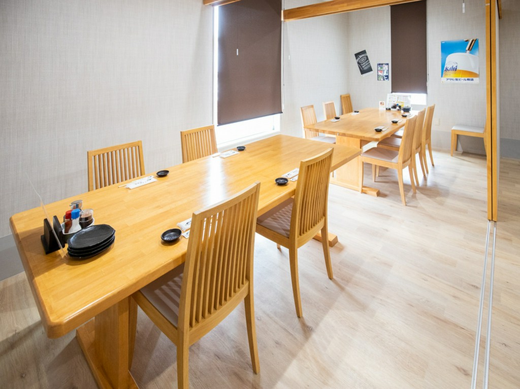 カジュアルからフォーマルな会食まであらゆる場面で利用できる