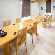 友達同士や家族との気軽な食事や、職場の仲間とのちょっとした宴会で楽しい時間を過ごすのに最適。また、祝いの席やかしこまった会食などフォーマルな席でも会席料理と共に利用できます。