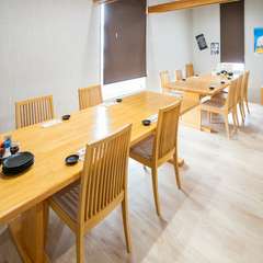 カジュアルからフォーマルな会食まであらゆる場面で利用できる