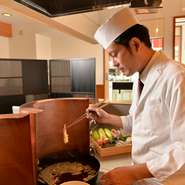 ゲストのタイミングや要望に合わせて供される、揚げたての天ぷら
