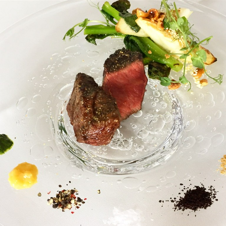 本日の炭火焼／数種の薬味（一例）