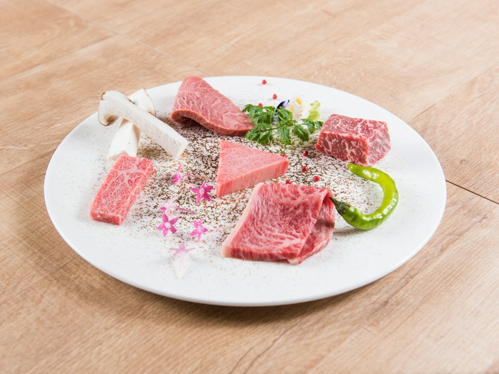 まずはこれから！　希少部位も登場『松阪牛　おまかせ5種』