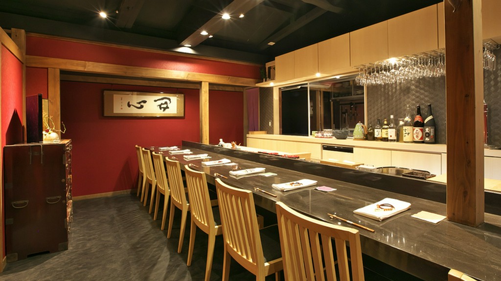 季節の味と心の安らぎを求めて、大人が集う癒やしの場