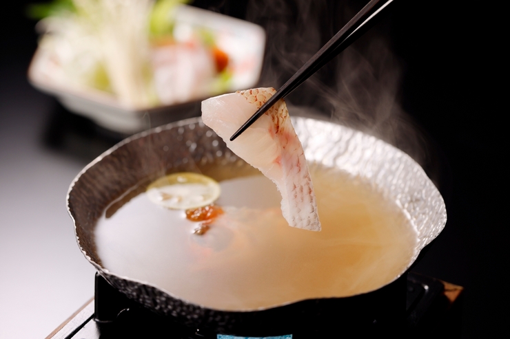 2종류의 맛으로 즐길 수 있는 목구멍의 샤브샤브&명물 치부 조림 런치 세트! <스시 10 관>8,000엔(부가세 포함)