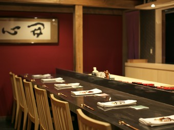 金沢の味をお酒とともに。落ち着いた空間で至福のひとときを