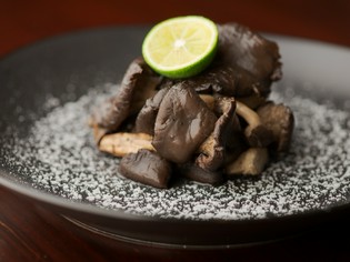 炭火で焼くことで真価を発揮する『ヒラタケ』