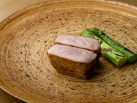 シンプルに素材を楽しむ『肉料理』