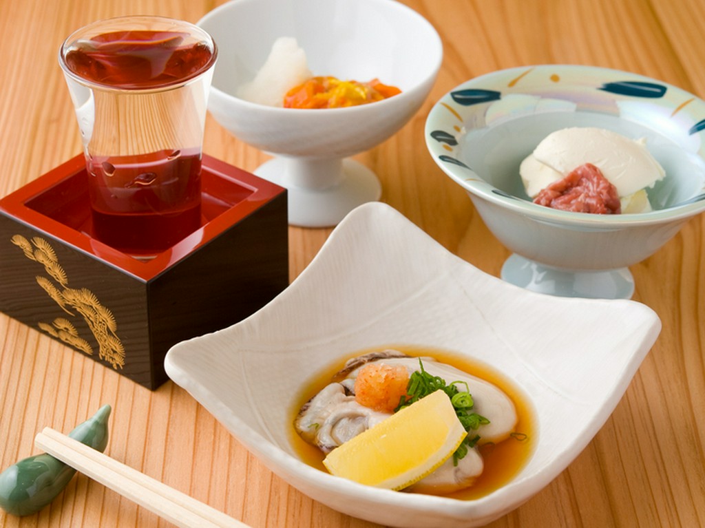 四季折々の酒と肴を、気軽な料金で楽しめる