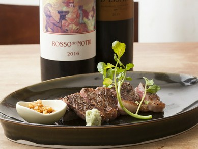 黒毛和牛ステーキに合う赤など、おいしいワインが高コスパ！