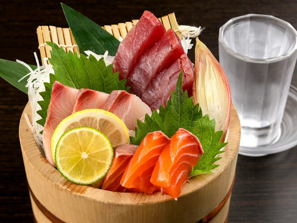 鍛えた目利きで仕入れる鮮魚の『刺身3種盛り合わせ3種』