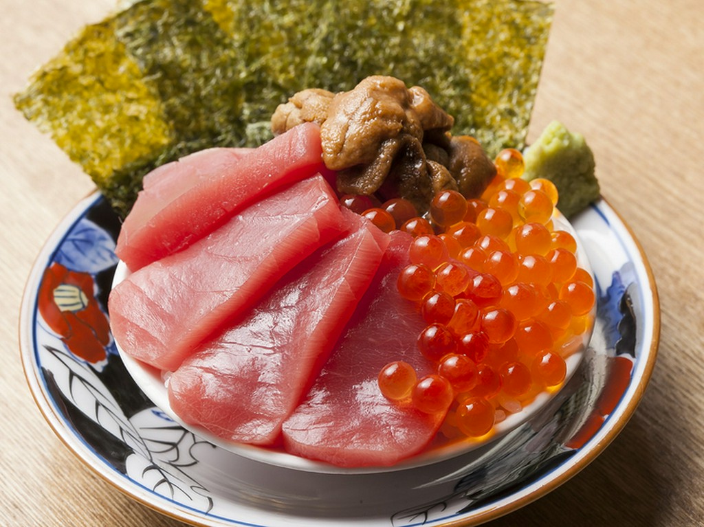 リピーター続出！　『名物　ばくだん』