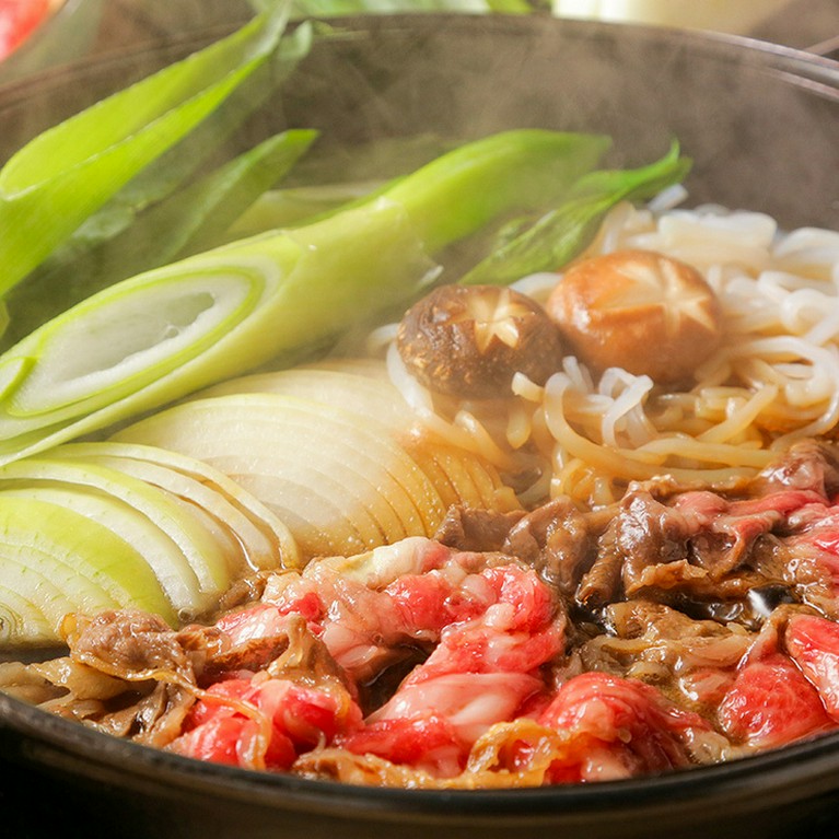 2種の定番鍋料理を存分に味わう『国産牛すきしゃぶ食べ放題』サイドメニュー食べ放題付