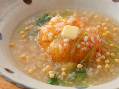 優しい味わいの『じゃが芋まんじゅう　海老あんかけ』