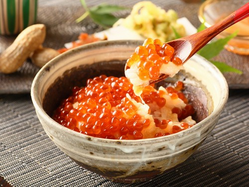 コース料理で人気の『筋子の醤油漬けご飯』