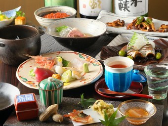 旬の厳選食材を使用した特別な【心屋】コースです。いつもより少し贅沢な宴会や接待にもおすすめです。