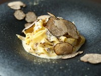 店主が自信を持ってお勧めする、パスタ・メインをご提供。
その日の気分に合ったものをお選びください。