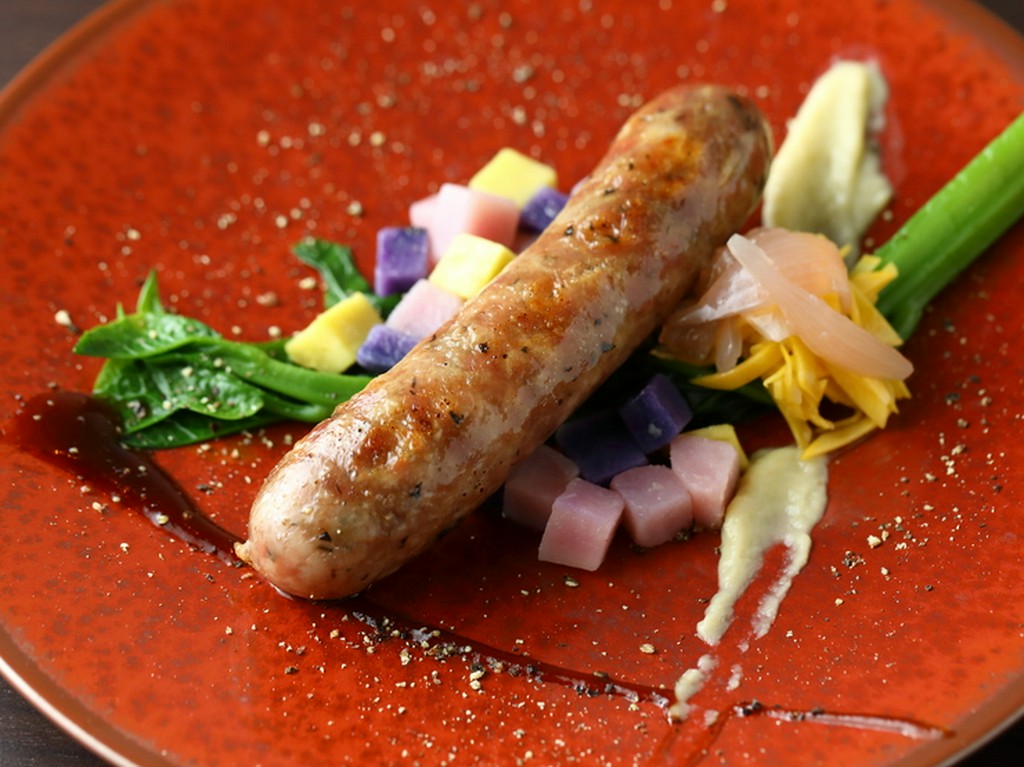 ワインに合うスペシャリテ『はじける自家製ソーセージ』