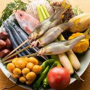 旬の鮮魚＆野菜、宮崎牛ヘレ、吉野の原木椎茸など厳選食材が集う