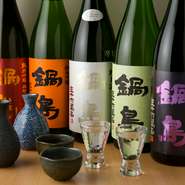 お店で取り扱っている日本酒は、全て純米系です。常時30種類以上あるのでバラエティー豊か。グラスで少量のお酒を提供しているので、いろいろな種類の日本酒を楽しむことができます。