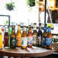 ビールはすべて瓶ビールのみ。『エルディンガ－』『ゴールデンエール』などのほか、国産ビール『北鎌倉の恵』『YOKOHAMA XPA』なども取り扱っています。『ZIMA』などもあり、ソフトドリンクもすべて瓶で提供。