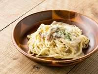 トリュフの香りがたまらない『黒トリュフとキノコのクリームパスタ』