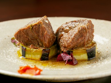 旬を生かしたイタリア料理と厳選されたお酒を堪能