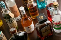 食前食後酒でお楽しみただける薬草酒、グラッパ、オリジナルカクテルをご用意しております。