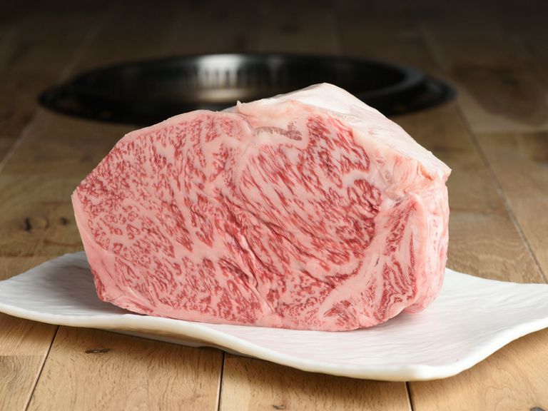 A4・A5等級黒毛和牛を一頭買いで、希少部位もリーズナブル