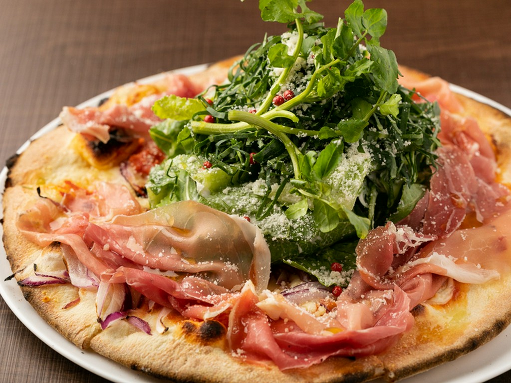 ピザやパスタなど、老若男女問わず人気の料理が豊富