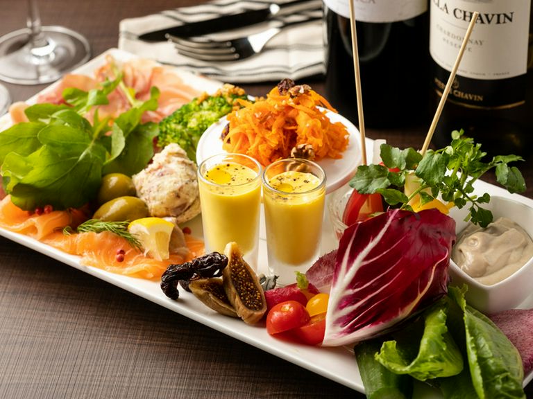 華やかなイタリア料理とワインで、イタリアン女子会