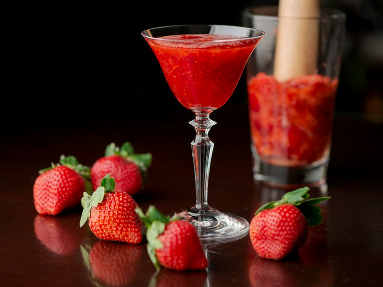 季節のフルーツを使った、フレッシュなフルーツカクテルが人気