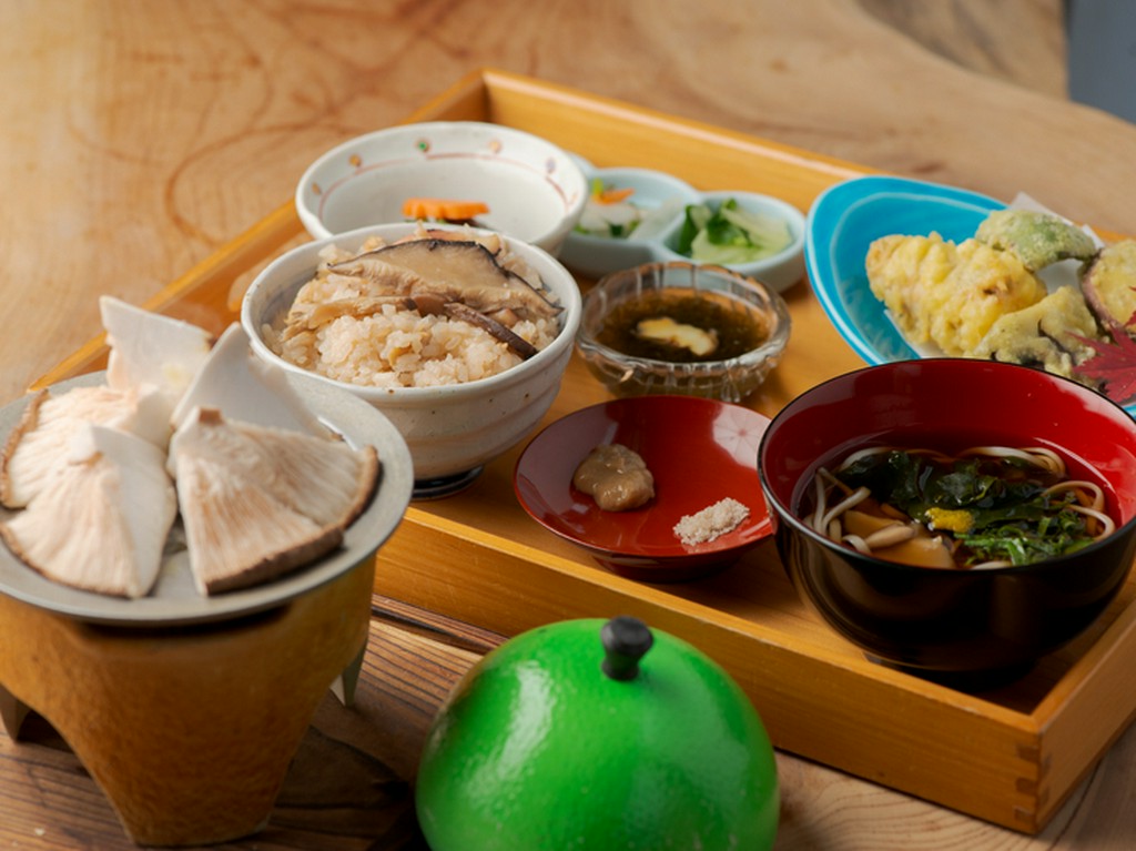肉厚で、旨味が濃厚なブランドしいたけ「のと115」を堪能できる『しいたけ御膳』＜期間限定1月～4月中旬＞