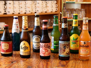 料理と合わせて楽しみたい、約60種類と多彩な世界のビール