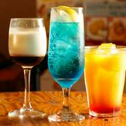 女子会やパーティーに欠かせないのが、飲み放題プラン。いろいろなお酒の中から選べ、女性に人気のカクテルなども充実しています。思う存分、盛り上がりましょう。