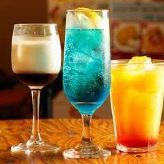 飲み放題プランでは、女性好みのカクテルも飲み放題