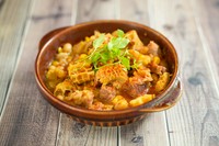 ＜アルゼンチン料理＞
アルゼンチンで祝祭日などに食べられている、
カボチャや芋、白インゲン豆、トウモロコシ、お肉が沢山入ったシチューです！牛のトリッパ（内臓）入り♪