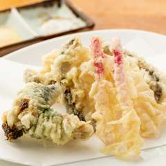 旨味や水分がしっかりと閉じ込められた『あわびの天ぷら』